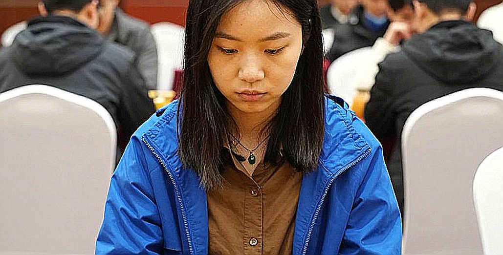 GCL 2026: Nepomniachtchi khiến Carlsen toát mồ hôi, vượt qua Sindarov nhờ đồng hồ
